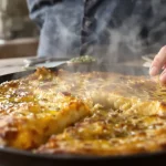 Ce plat génois ancestral aux pois chiches, croustillant et fondant, sublime chaque repas d’hiver
